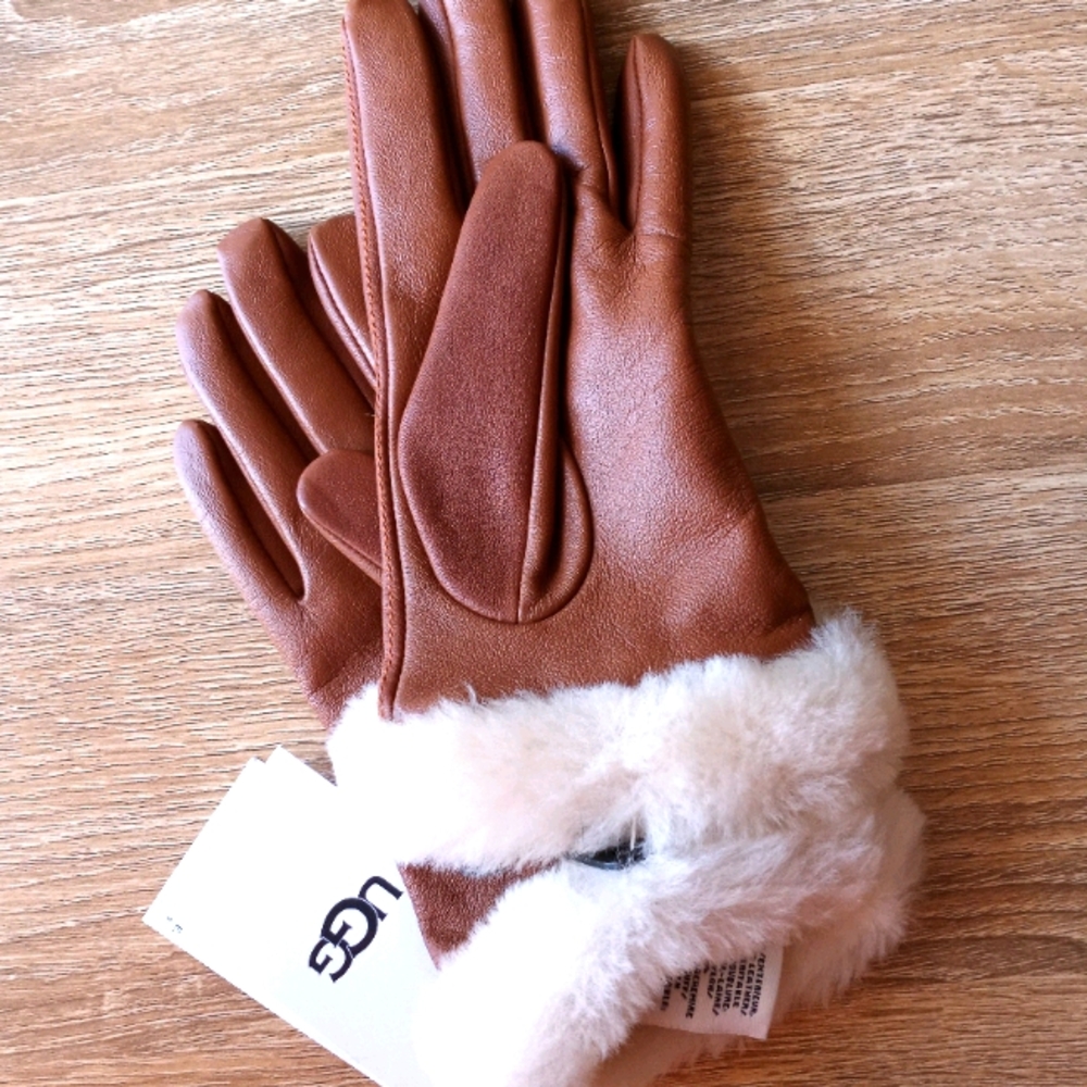 Beautiful UGG Leather & Cashmere Gloves